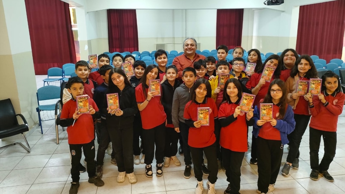 Okur Yazar Buluşmalarında Zübeyir TOKGÖZ Okulumuzda